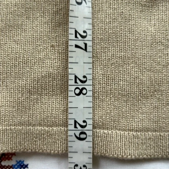 J. CREW VTG silk / cashmere v neck beige sweater sz LARGE. made in Hong Kong - Picture 7 of 9